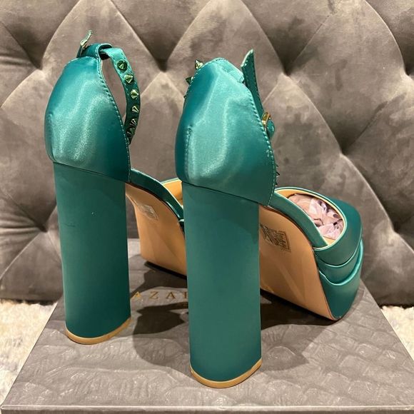 NEW Azalea Wang Teal Studded Closed Toe Platforms Size 9 - Picture 12 of 14